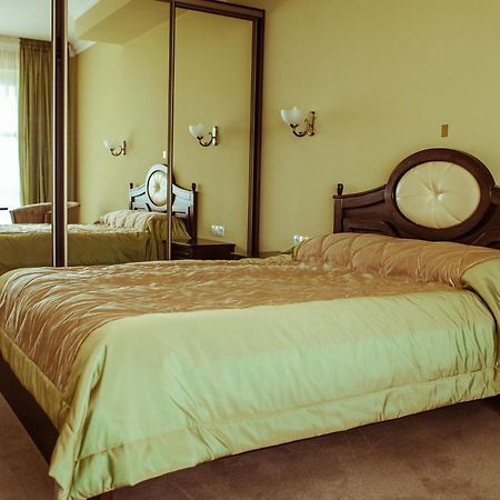 Warszawa Hotel Malekhuv エクステリア 写真