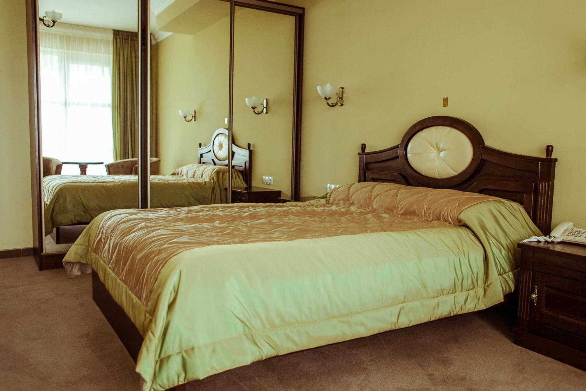 Warszawa Hotel Malekhuv エクステリア 写真