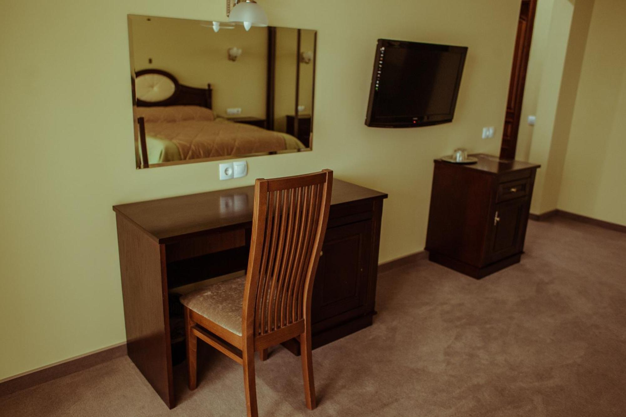 Warszawa Hotel Malekhuv エクステリア 写真