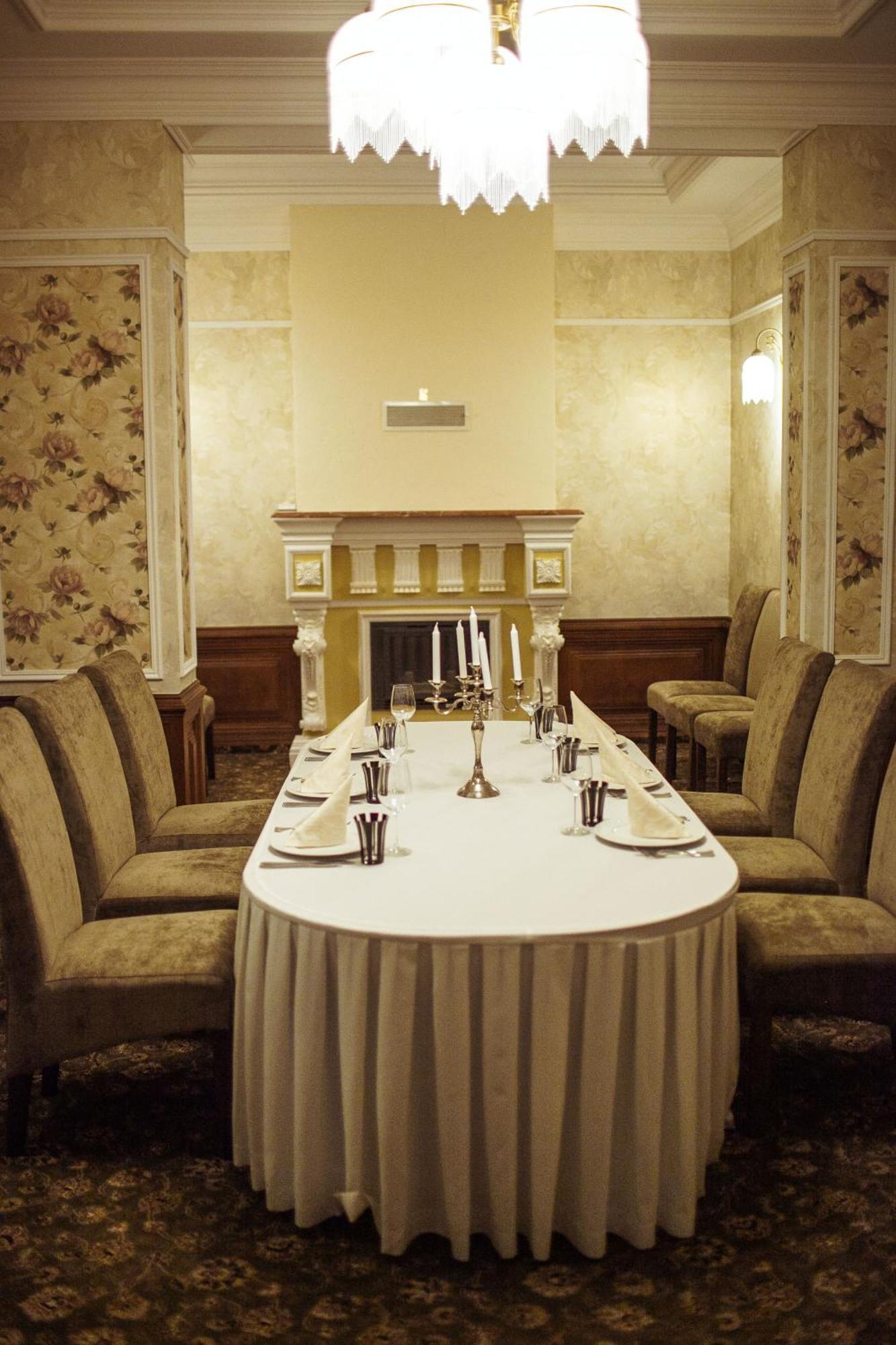 Warszawa Hotel Malekhuv エクステリア 写真